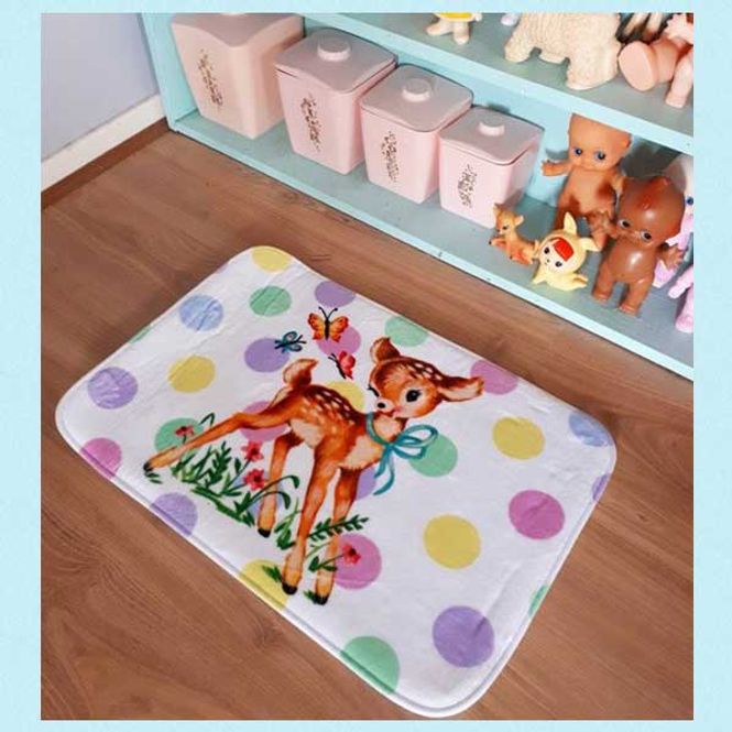 Hovedbilde Badematte Bambi og prikker